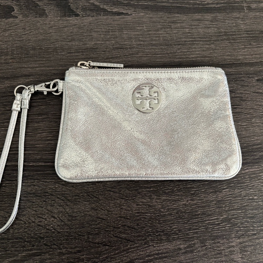 Tory Burch Metallic Silver wristlet/ wallet. Adorable!